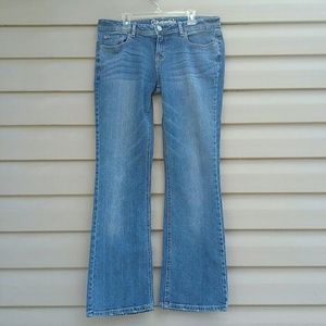 Size 8S Aeropostale Chelsea boot cut jeans